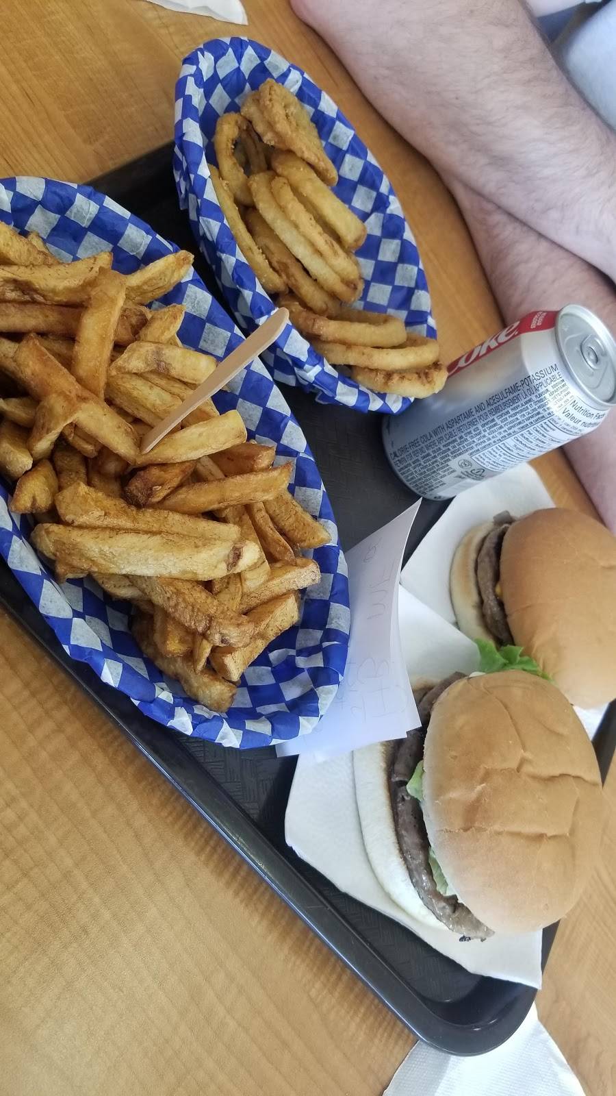 Fritzies East End | restaurant | 881 Dundas St, Woodstock, ON N4S 1G9, Canada | 5195377177 OR +1 519-537-7177