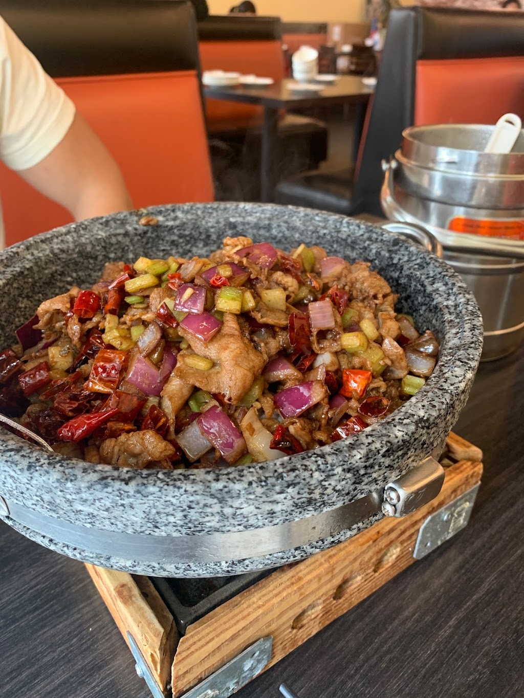 Dong Ting Spring | restaurant | 520 N Ventu Park Rd Ste. 150, Newbury Park, CA 91320, USA | 8052620888 OR +1 805-262-0888