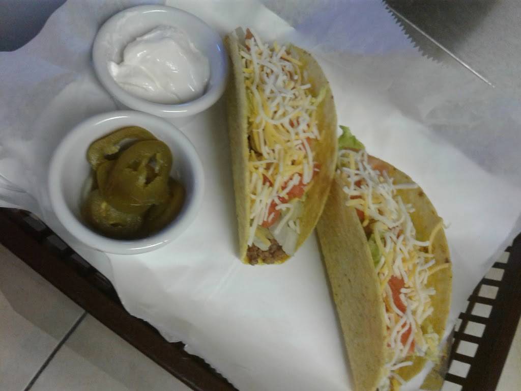 T&T Diner | restaurant | 2234 Green Bay Rd, North Chicago, IL 60064, USA | 2246373572 OR +1 224-637-3572