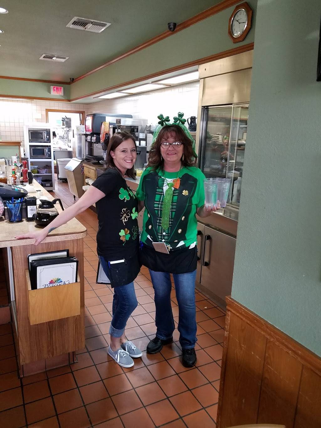 Peacocks Restaurant | restaurant | 1700 W Lingleville Rd, Stephenville, TX 76401, USA | 2549684668 OR +1 254-968-4668