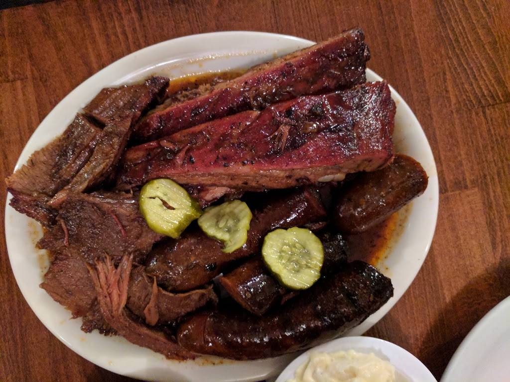 Dr. Hogly Woglys Tyler Texas BBQ | restaurant | 8136 Sepulveda Blvd, Panorama City, CA 91402, USA | 8187822480 OR +1 818-782-2480