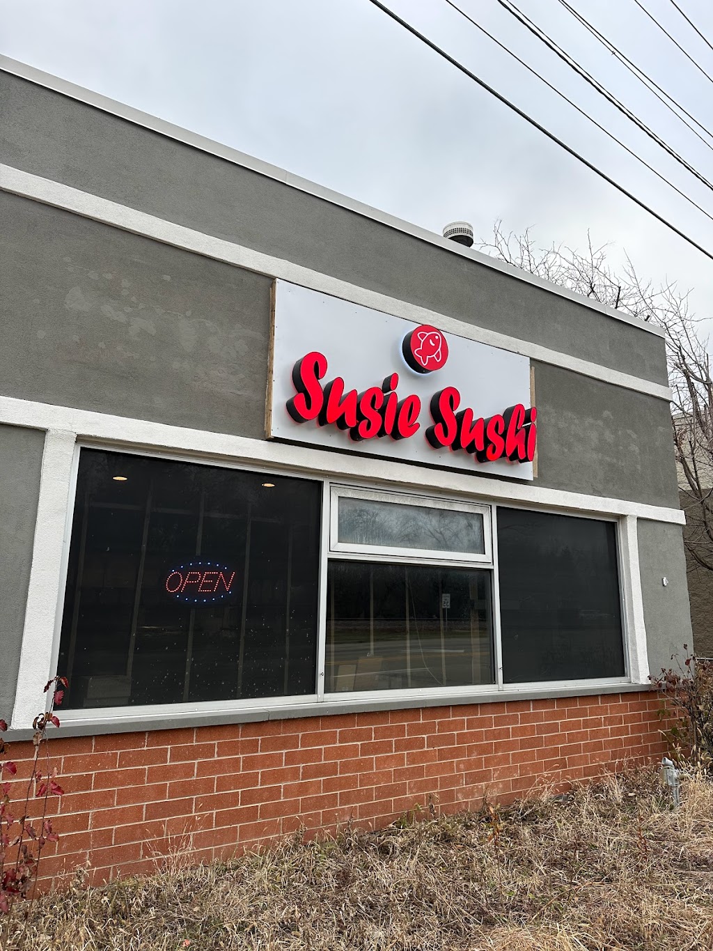 Susie Sushi | restaurant | 700 Northwest Hwy, Fox River Grove, IL 60021, USA | 2243574071 OR +1 224-357-4071
