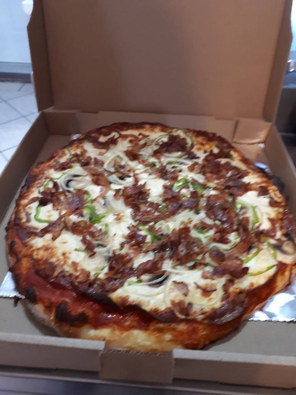 Chez Véro Pizzeria & prêts-à-manger | restaurant | 280 Avenue Centrale N, Stratford, QC G0Y 1P0, Canada | 8194160171 OR +1 819-416-0171