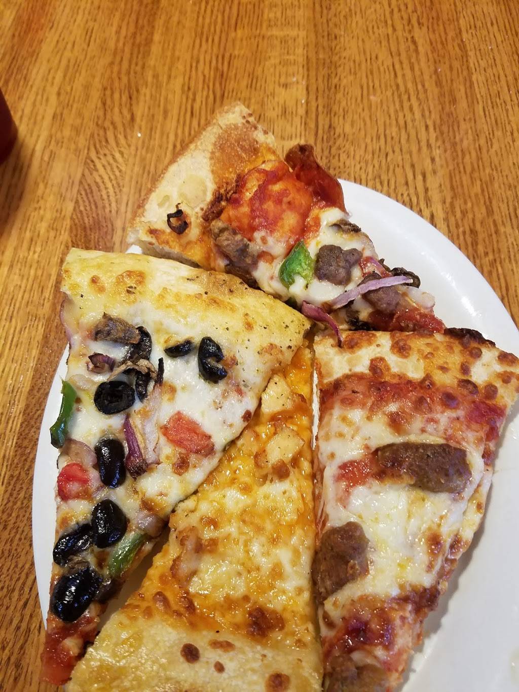 Pizza Hut | restaurant | 35050 Euclid Ave, Willoughby, OH 44094, USA | 4409466444 OR +1 440-946-6444