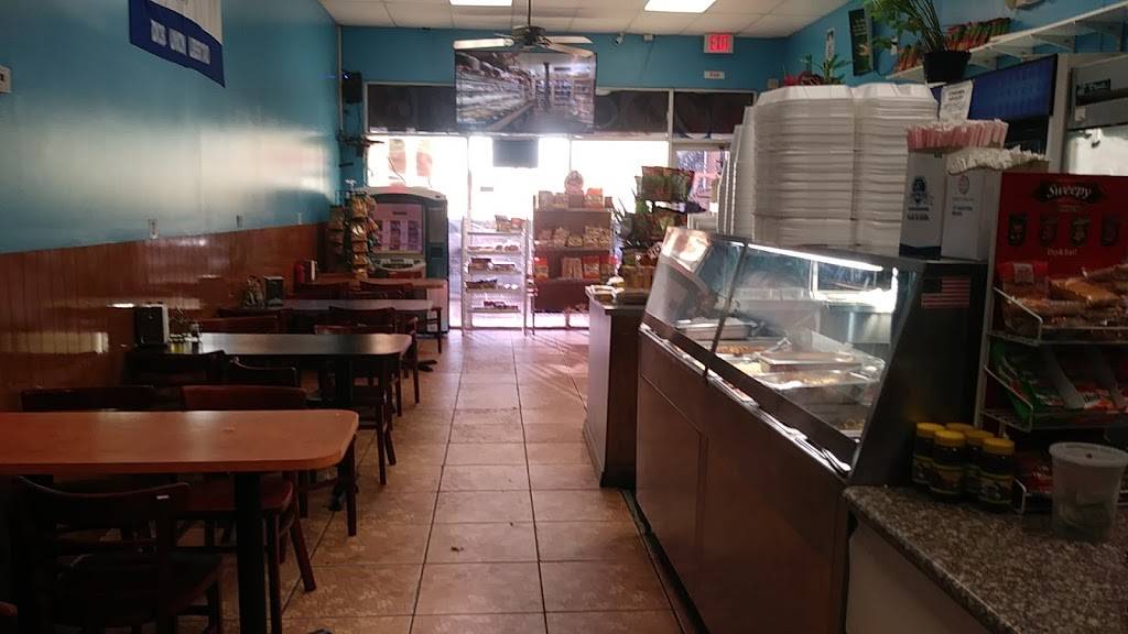 Deli Pupuseria Salvadoreña | restaurant | 10929 SW 186th St, Miami, FL 33157, USA | 3052552977 OR +1 305-255-2977