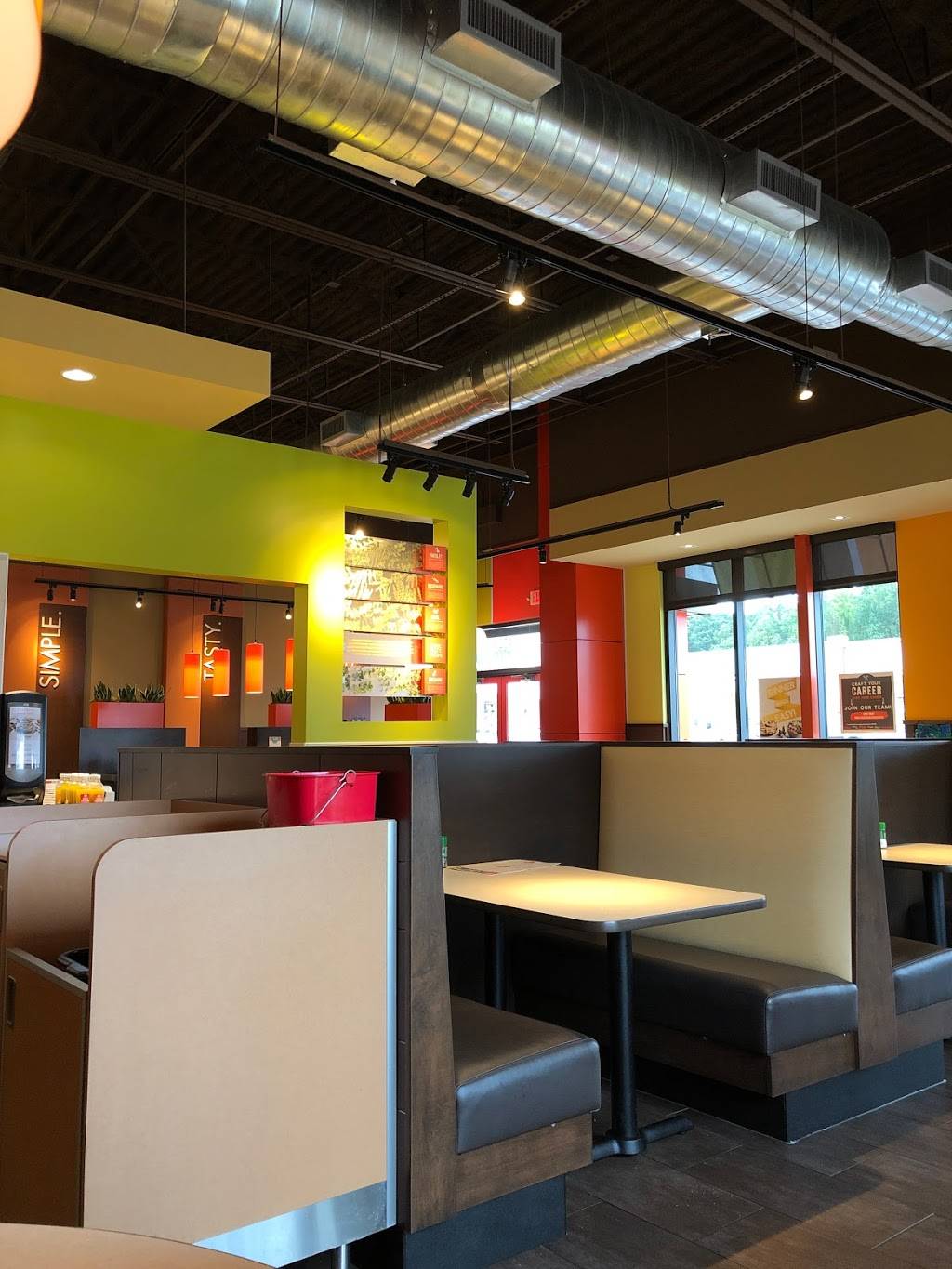 Zoës Kitchen | restaurant | 4524 W Wendover Ave Ste 101, Greensboro, NC 27409, USA | 3365423724 OR +1 336-542-3724