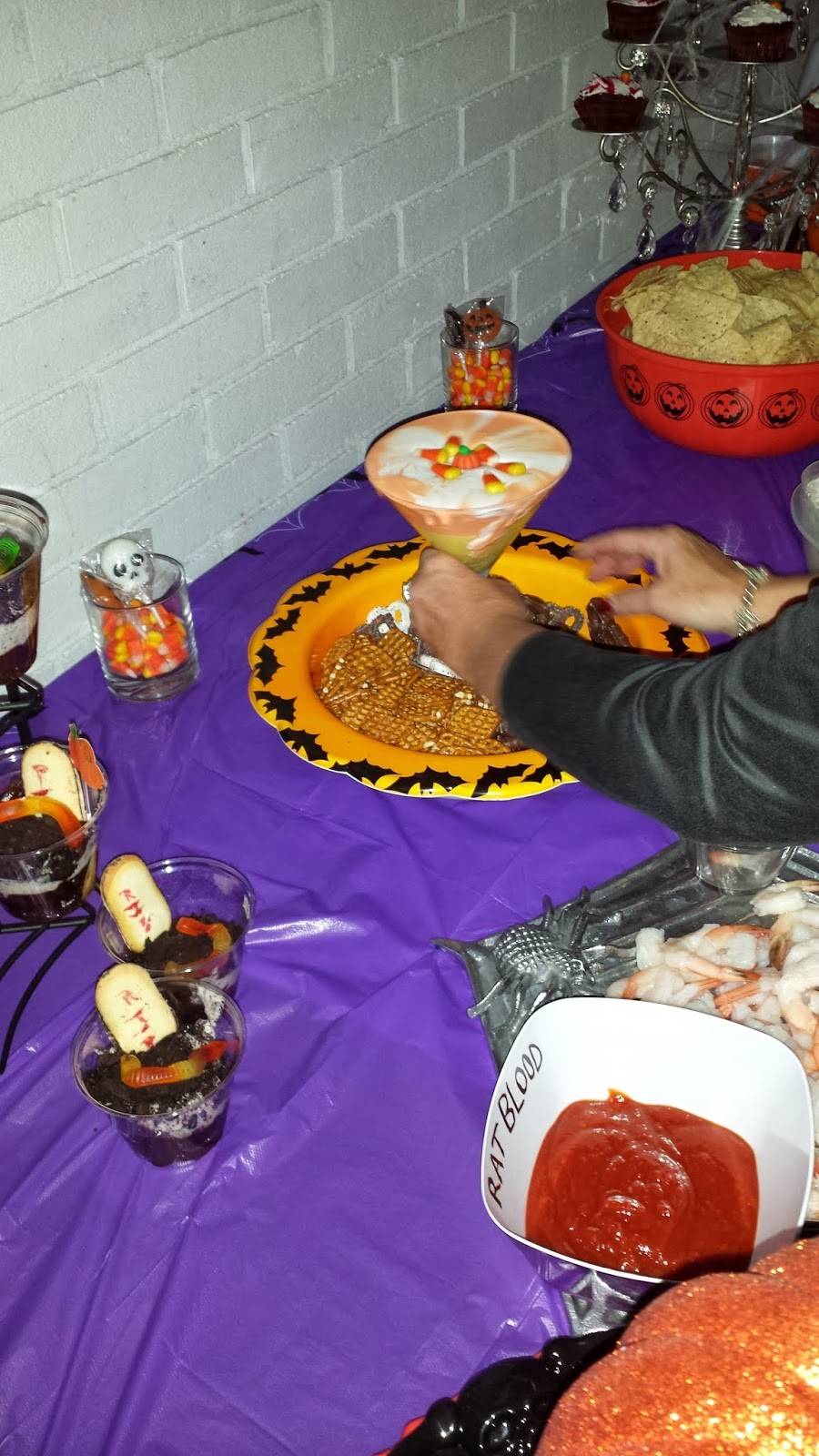 Adams Ale House | restaurant | 8-10 E Hoosac St, Adams, MA 01220, USA | 4137497097 OR +1 413-749-7097