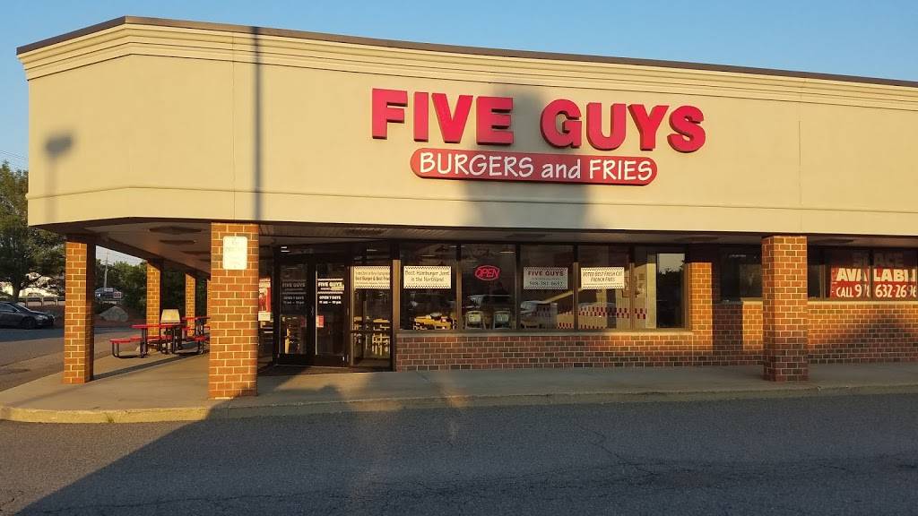 Five Guys | meal takeaway | 9 Medway Rd, Milford, MA 01757, USA | 5083810652 OR +1 508-381-0652