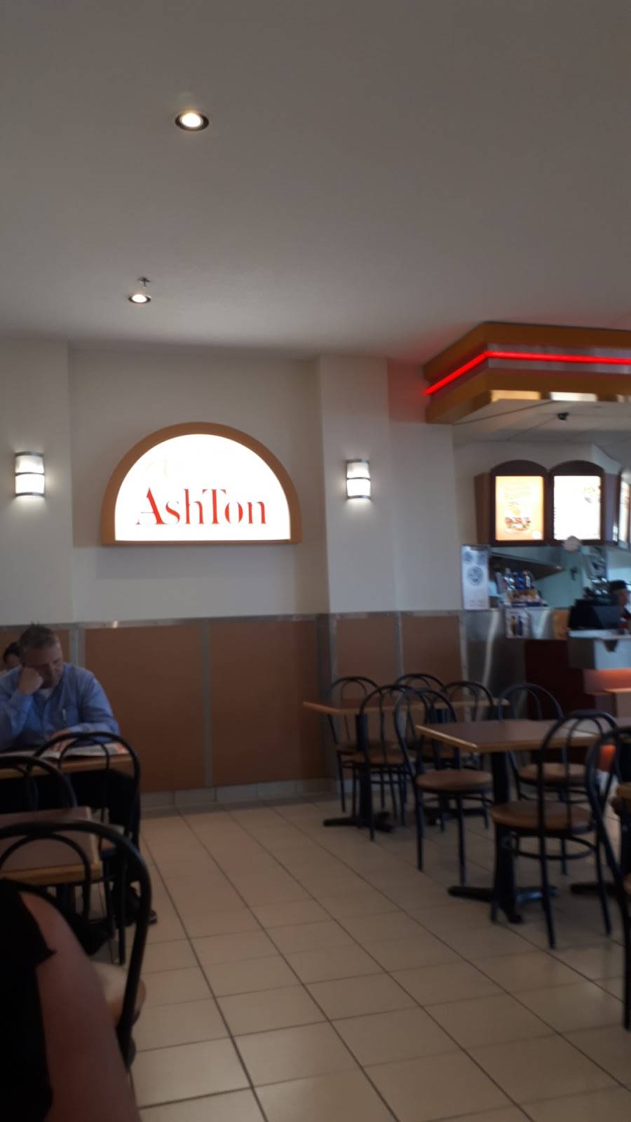 Chez Ashton | restaurant | 8585 Boulevard Lacroix, Saint-Georges, QC G5Y 5L6, Canada | 4182275205 OR +1 418-227-5205
