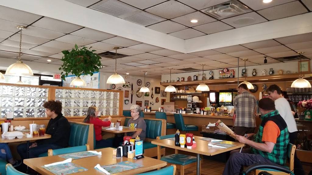 Clock Restaurant | restaurant | 2010 N Main St, Gainesville, FL 32609, USA | 3523751411 OR +1 352-375-1411