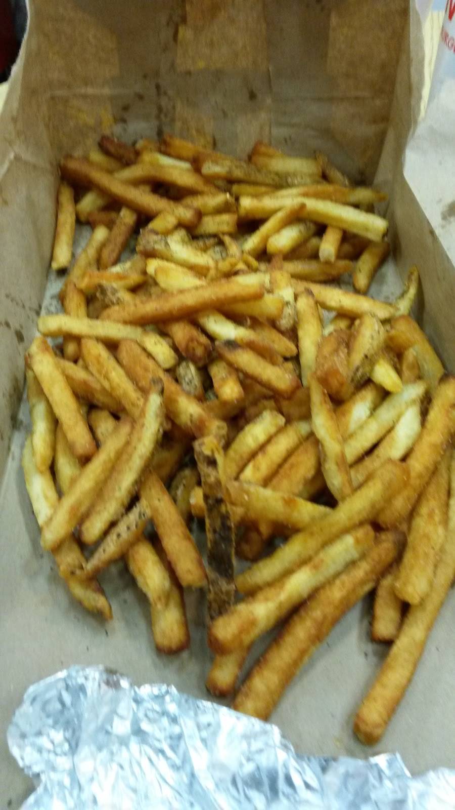 Five Guys | meal takeaway | 180 Main St, Saugus, MA 01906, USA | 7812310042 OR +1 781-231-0042