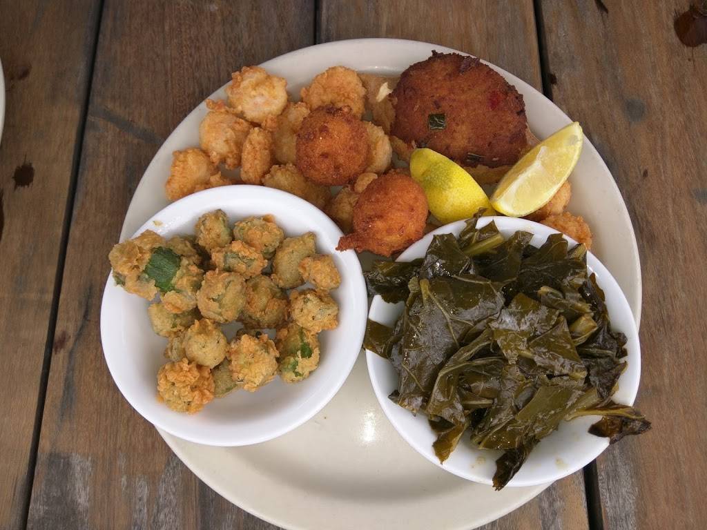 Sullivans Restaurant | restaurant | 2019 Middle St, Sullivans Island, SC 29482, USA | 8438833222 OR +1 843-883-3222