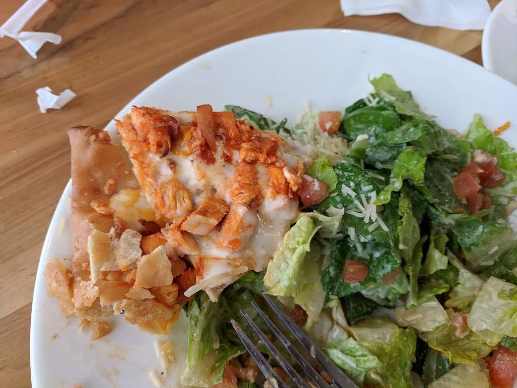 Hy-Vee Market Grille Express | restaurant | 4545 S Noland Rd, Independence, MO 64055, USA | 8163732527 OR +1 816-373-2527