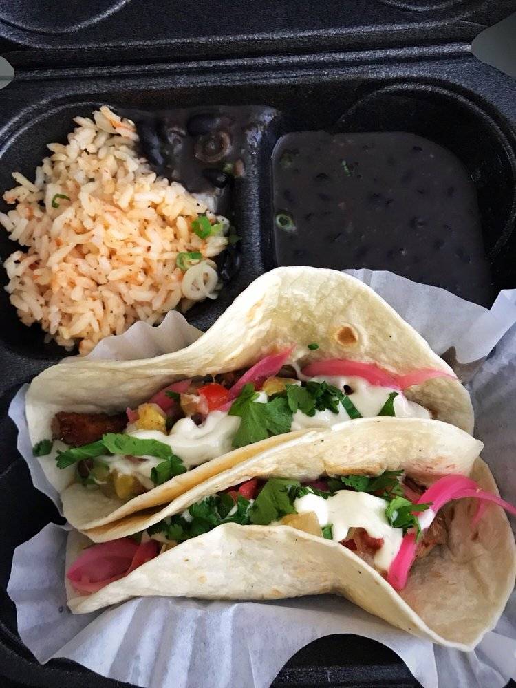 Gias Blue Water Taqueria | restaurant | 212 Boardwalk Pl E, Madeira Beach, FL 33708, USA | 7272563494 OR +1 727-256-3494