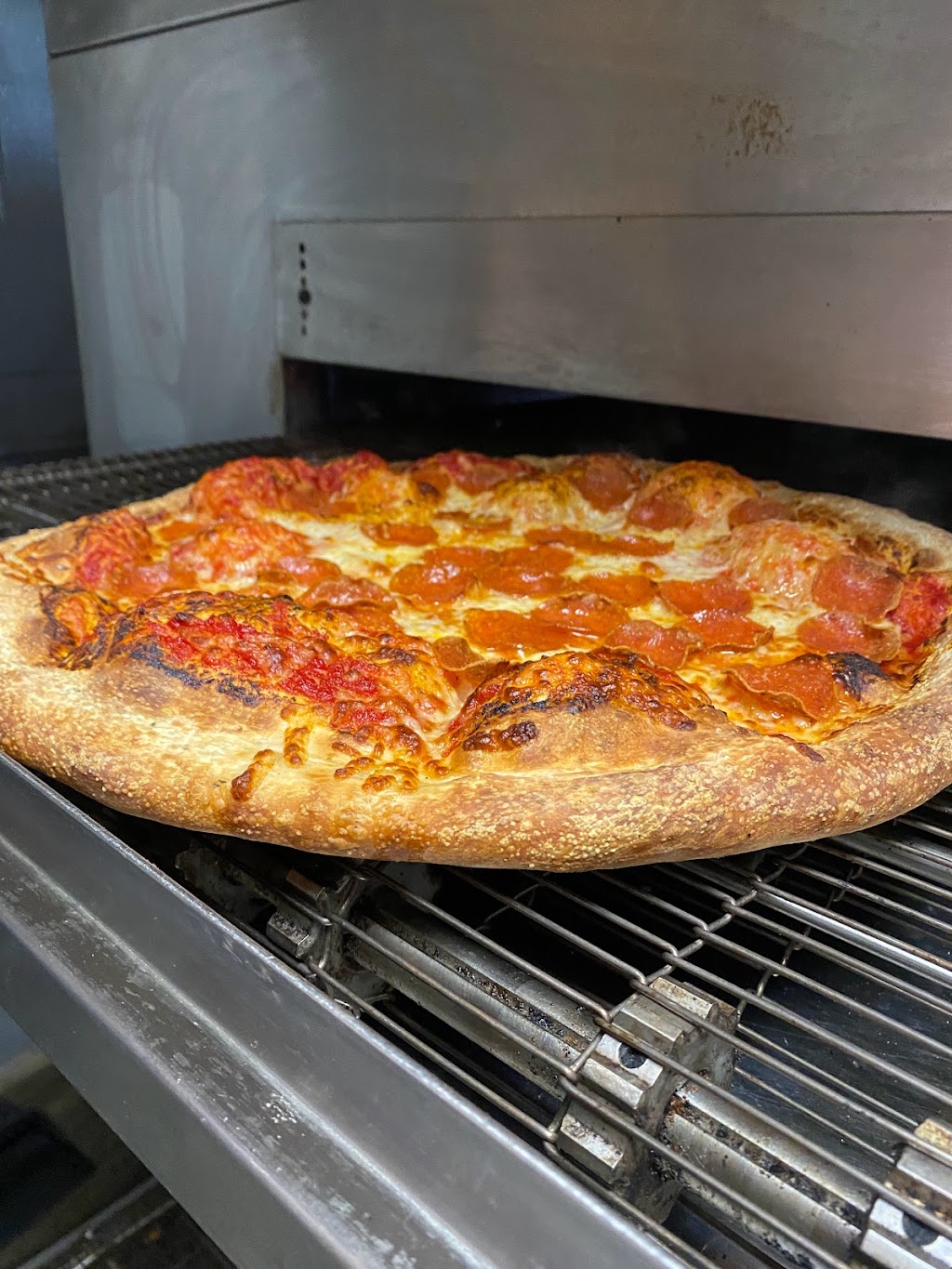 Dulcie Dough Pizza Co | restaurant | 103 W Main St, Henderson, TN 38340, USA | 7314351058 OR +1 731-435-1058