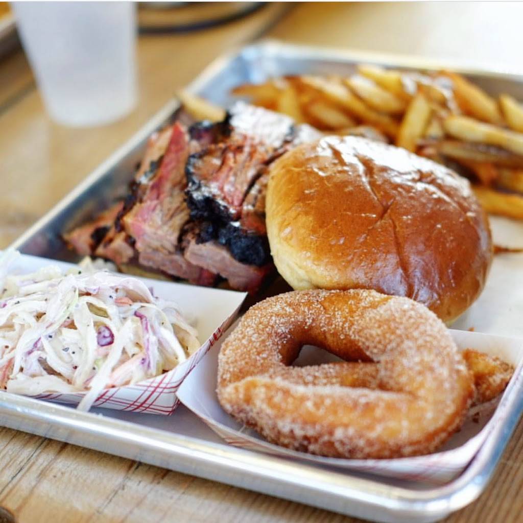 Earls BBQ | restaurant | 4835 N Austin Ave, Chicago, IL 60630, USA | 7736287870 OR +1 773-628-7870