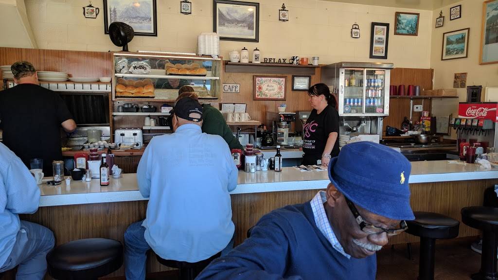 Jos Cafe | restaurant | 3519 W Silver Spring Dr, Milwaukee, WI 53209, USA | 4144610210 OR +1 414-461-0210