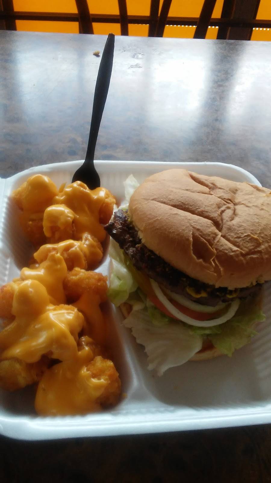 Suko’s Burger House | restaurant | 93 Lockwood Dr, Houston, TX 77011, USA | 7139237951 OR +1 713-923-7951