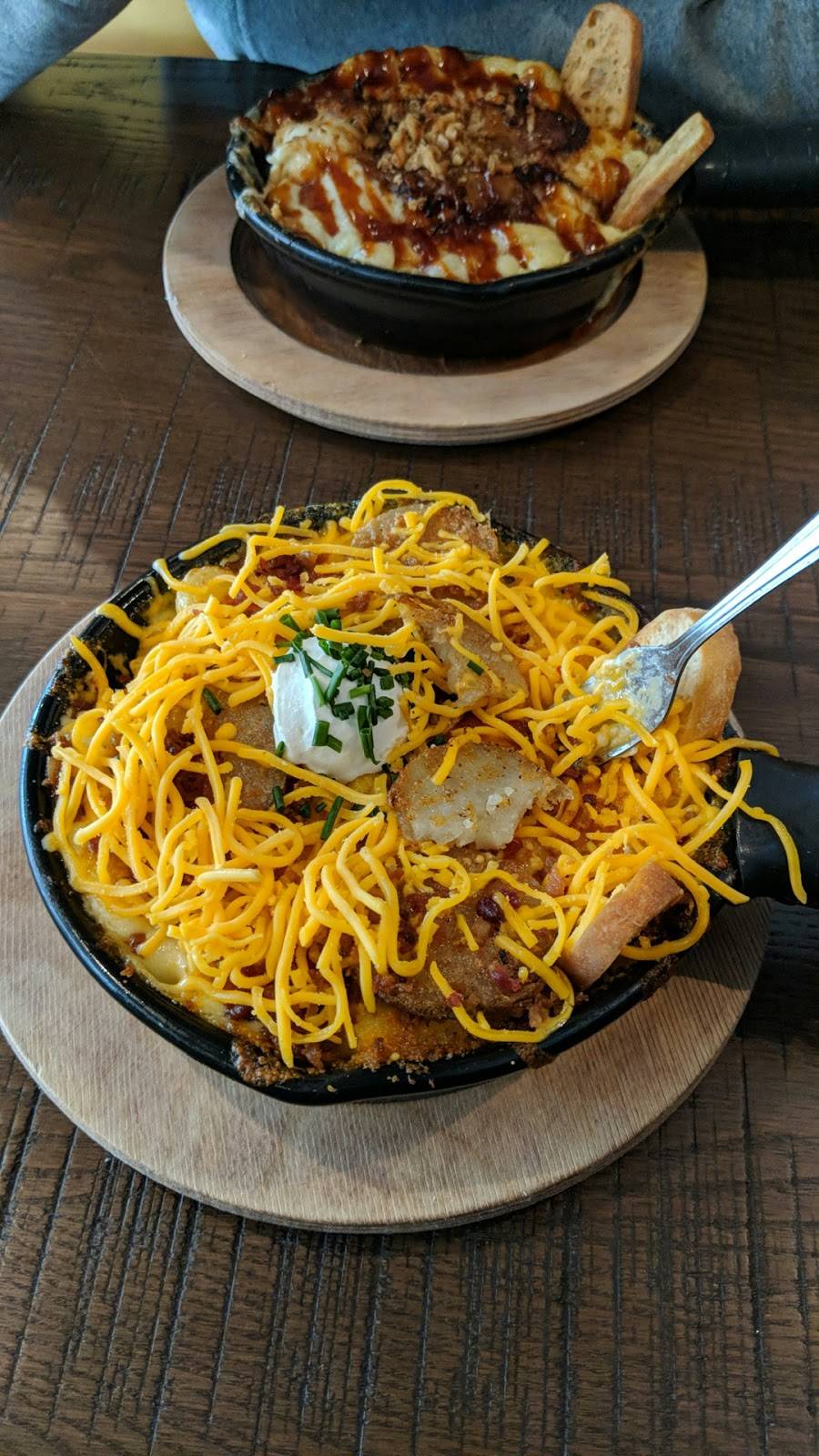 MACS (Macaroni And Cheese Shop) Oak Creek | restaurant | 120 W Town Square Way STE 500, Oak Creek, WI 53154, USA | 4142157733 OR +1 414-215-7733