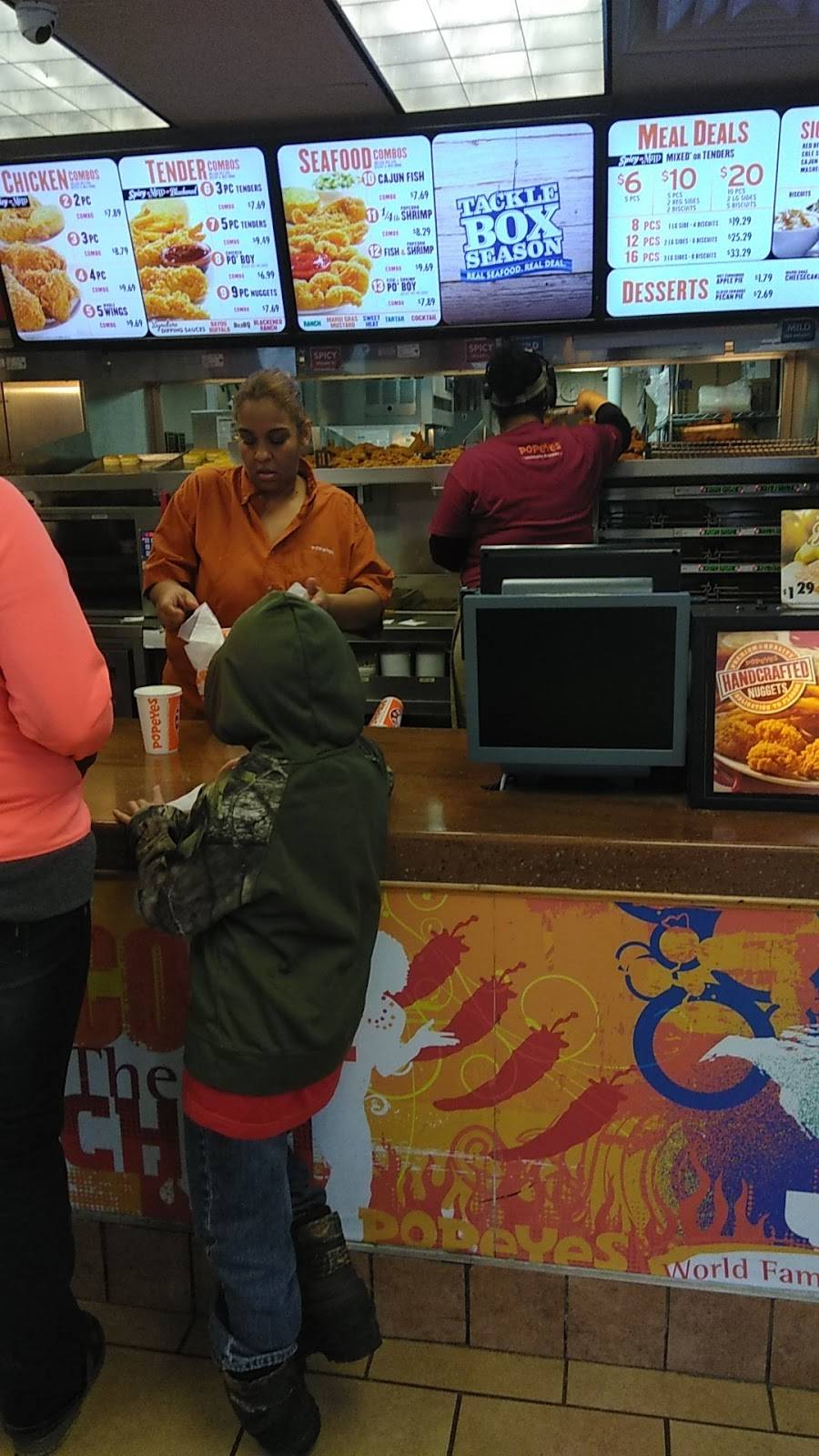 Popeyes Louisiana Kitchen | restaurant | 964 Albany Ave, Hartford, CT 06112, USA | 8602164487 OR +1 860-216-4487