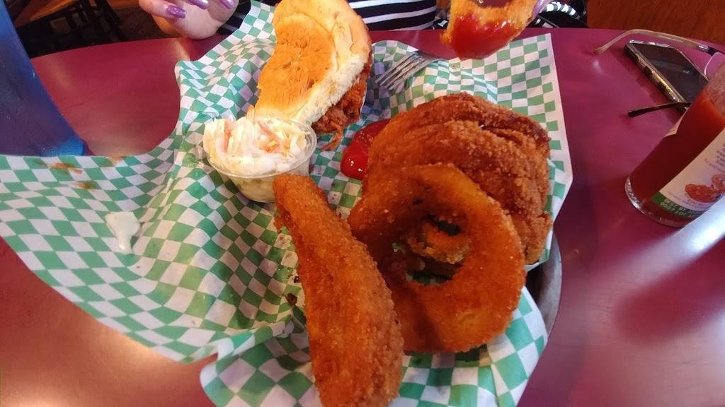 5-8 Club | restaurant | 5800 Cedar Ave, Minneapolis, MN 55417, USA | 6128235858 OR +1 612-823-5858