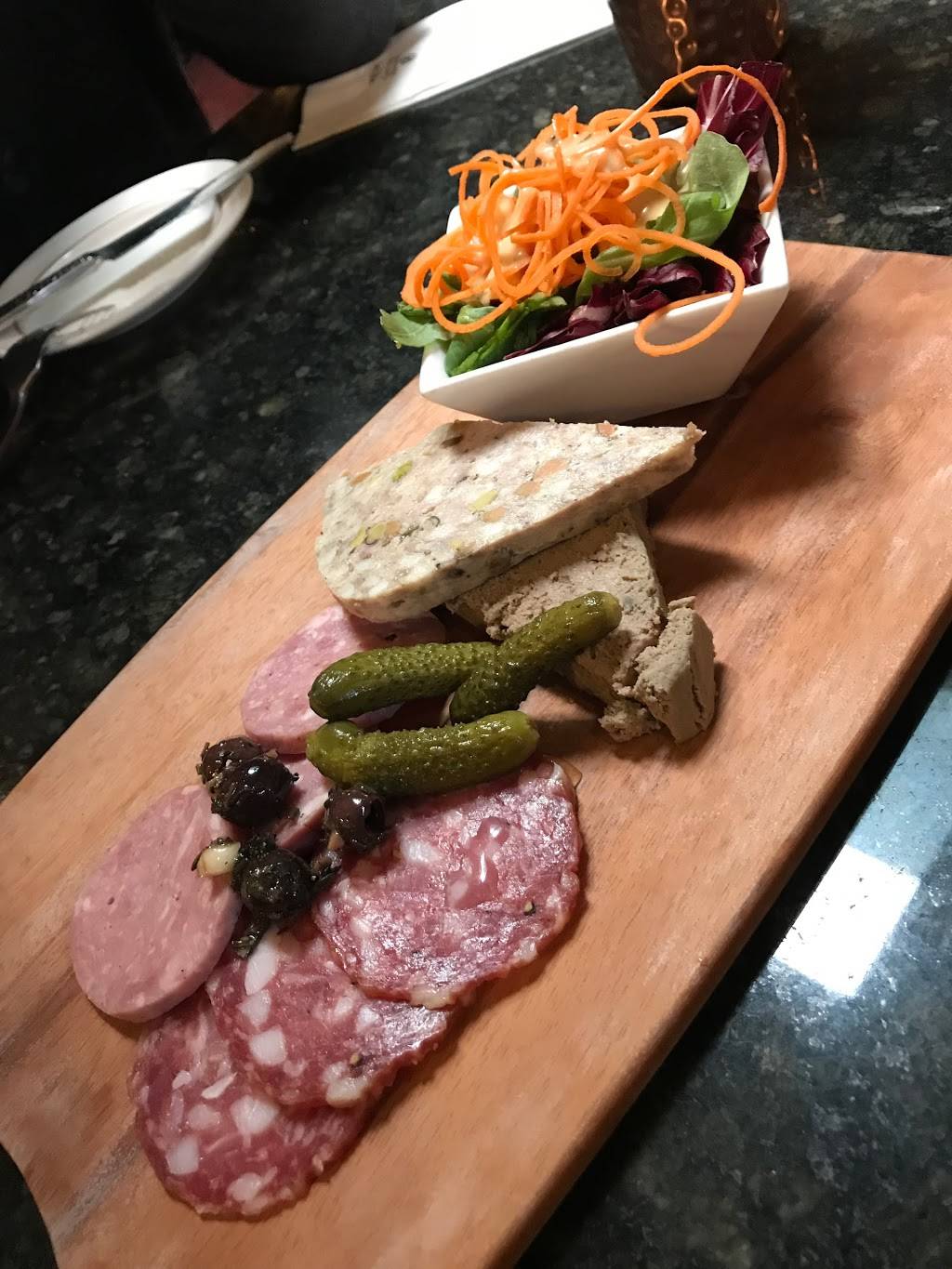 Café Normandie | restaurant | 185 Main St, Annapolis, MD 21401, USA | 4102633382 OR +1 410-263-3382