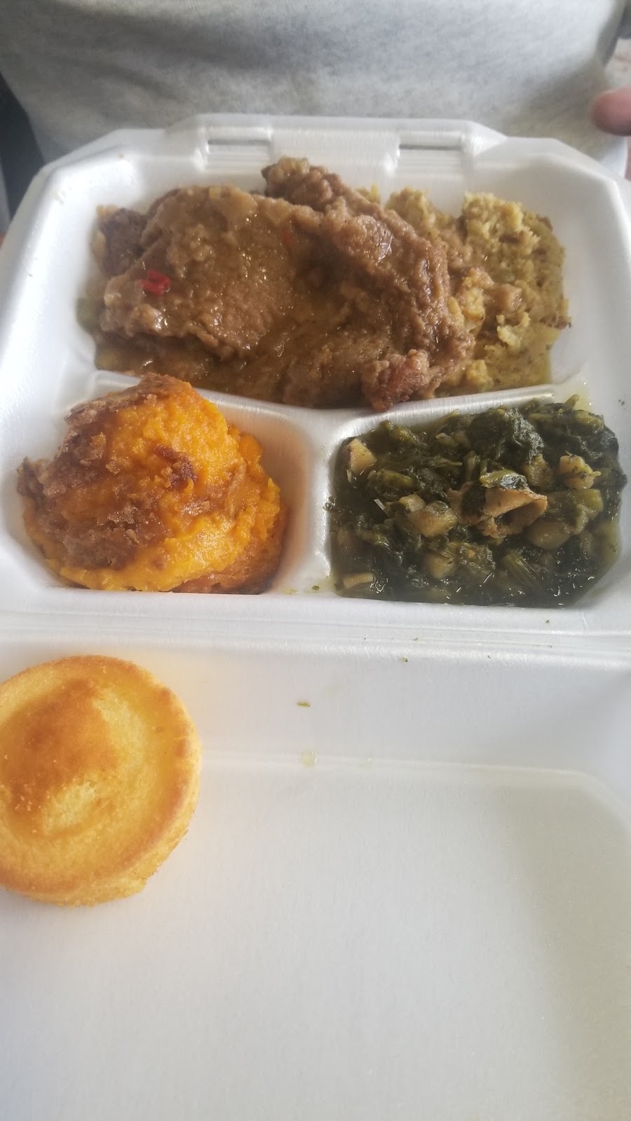 Jonis Nook | restaurant | 104 Edwards Ave, Mound Bayou, MS 38762, USA | 6625456490 OR +1 662-545-6490