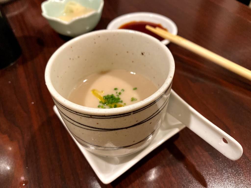 Shiros Sushi | restaurant | 2401 2nd Ave, Seattle, WA 98121, USA | 2064439844 OR +1 206-443-9844