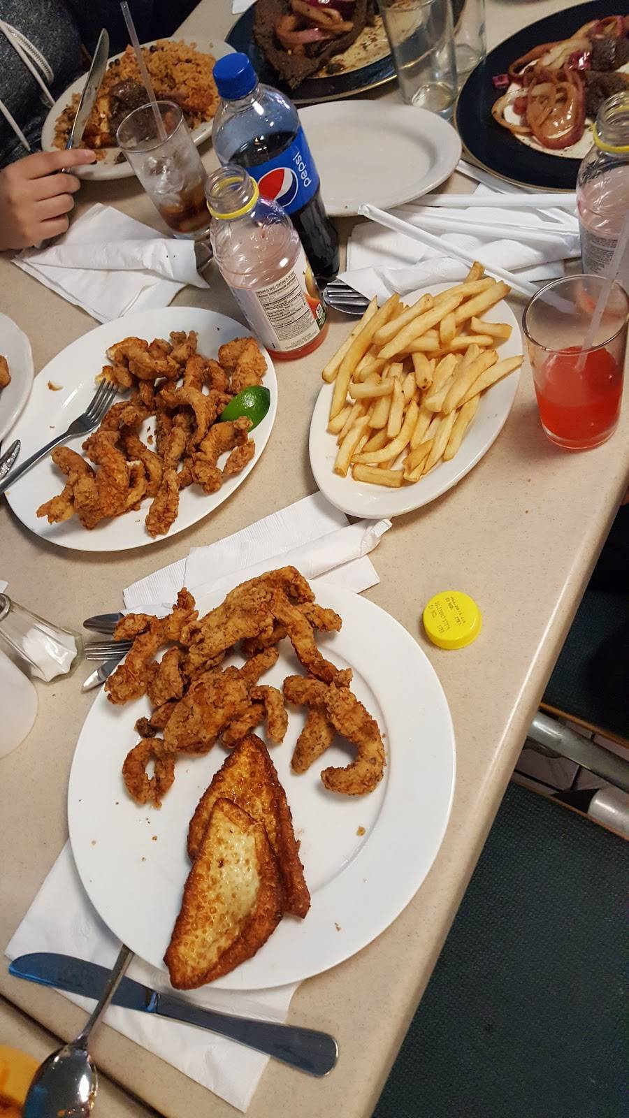 El Ensueno | restaurant | 235 E 16th St, Paterson, NJ 07524, USA | 9732785528 OR +1 973-278-5528