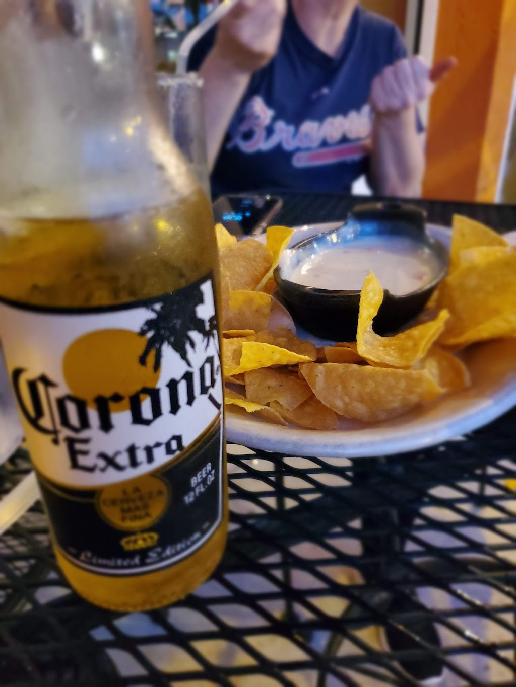 Burritoville | restaurant | 61 Curtiss Pkwy, Miami Springs, FL 33166, USA | 3058632224 OR +1 305-863-2224