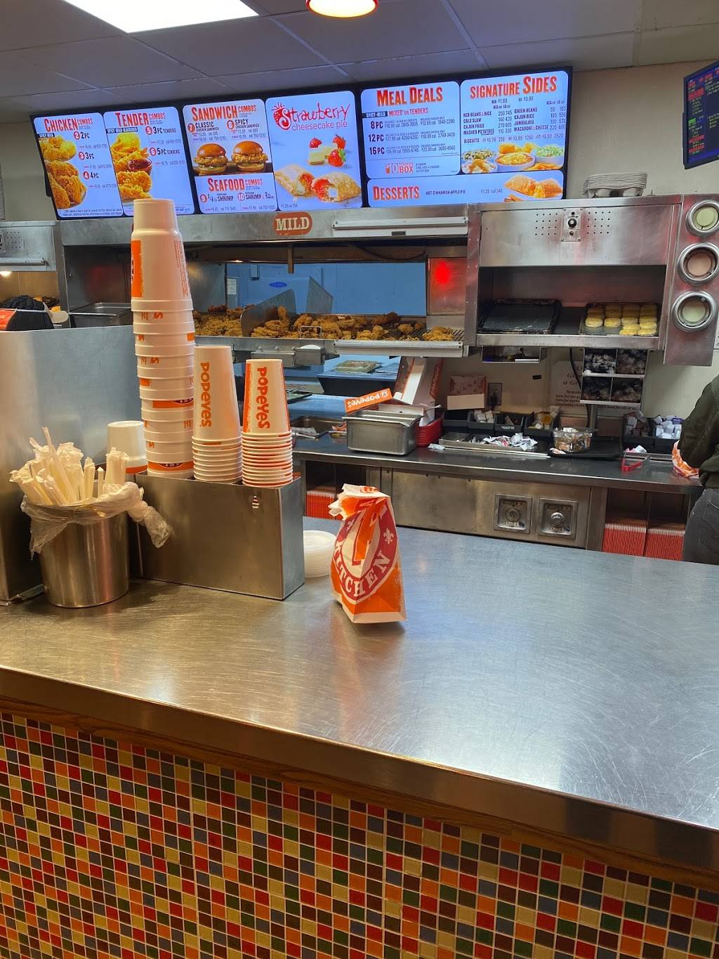 Popeyes Louisiana Kitchen | restaurant | 3102 Prospect Ave, Kansas City, MO 64128, USA | 8169213035 OR +1 816-921-3035