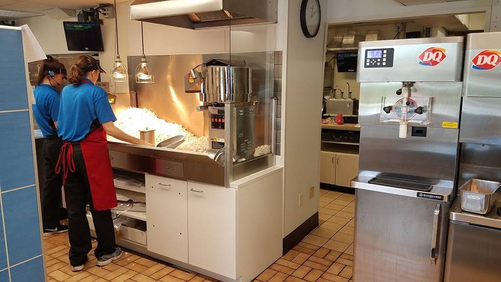 Dairy Queen Neenah Downtown | restaurant | 450 S Commercial St, Neenah, WI 54956, USA | 9207256531 OR +1 920-725-6531