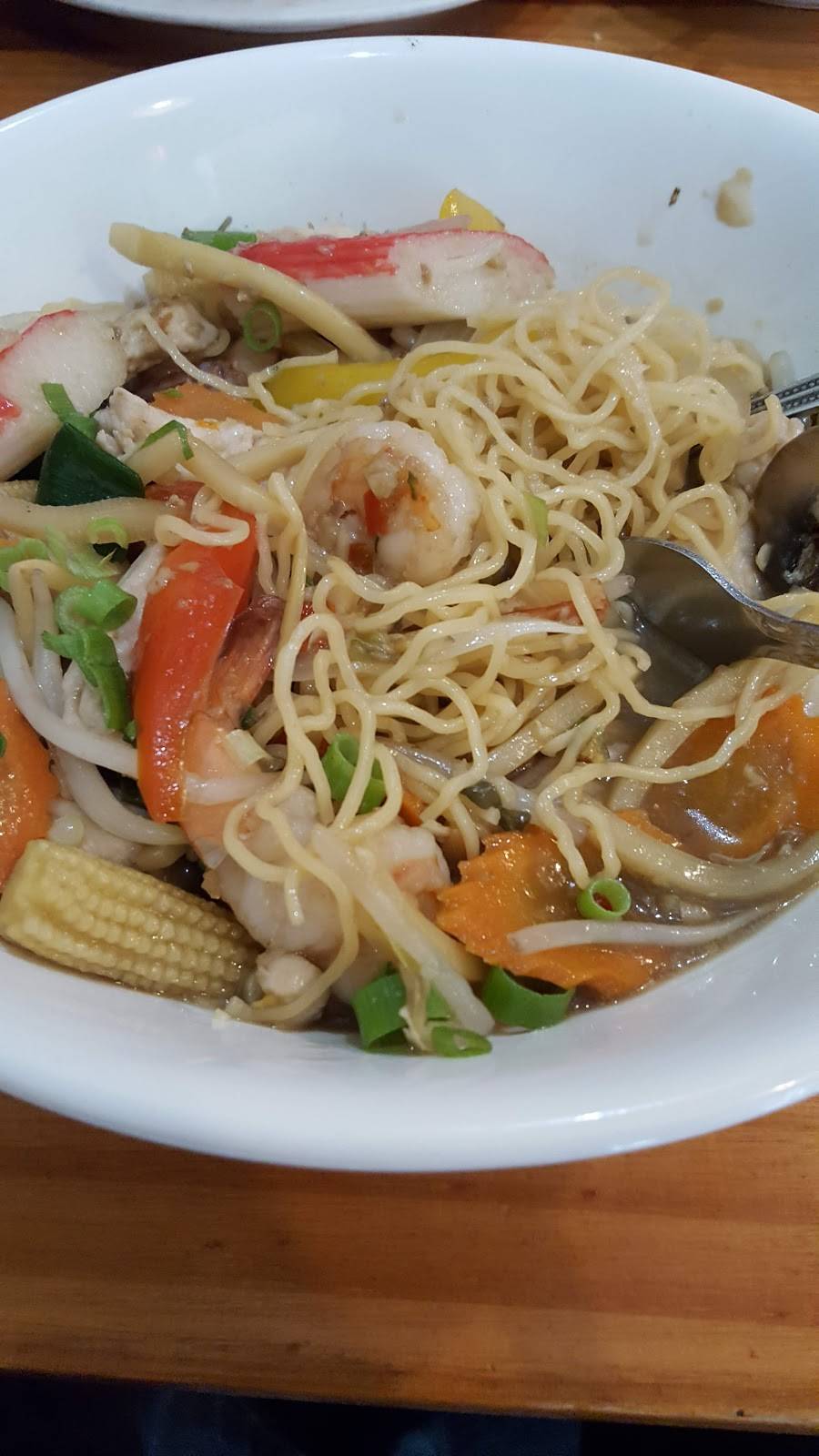 Golden Thai | restaurant | 1509 W Taylor St # 1, Chicago, IL 60607, USA | 3127330760 OR +1 312-733-0760