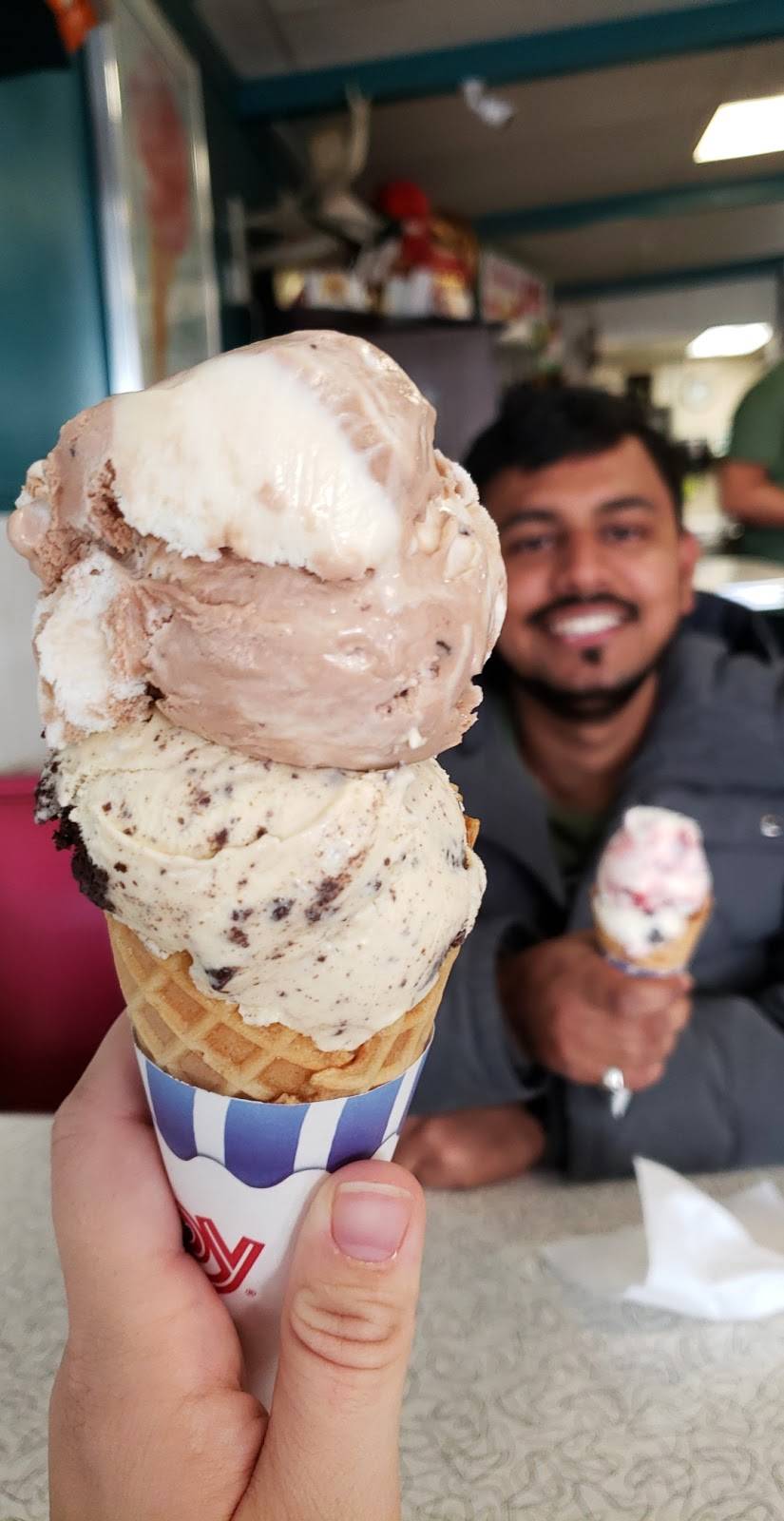 Dars Double Scoop | restaurant | 1048 Rice St, St Paul, MN 55117, USA | 6514892422 OR +1 651-489-2422