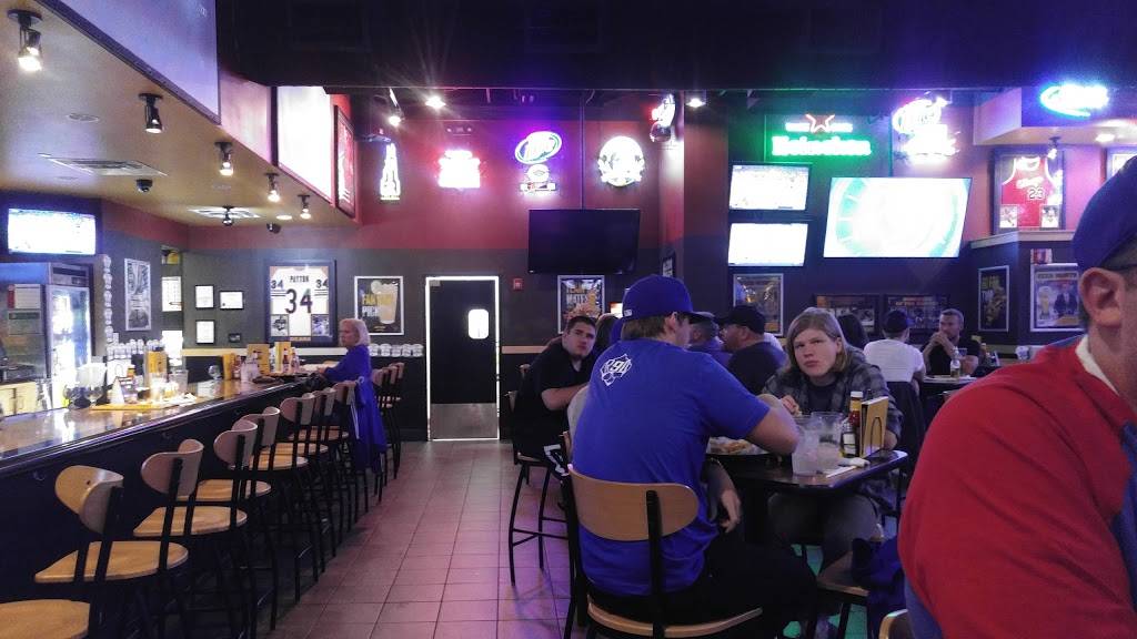 Buffalo Wild Wings | restaurant | 140 S Gary Ave, Bloomingdale, IL 60108, USA | 6308936063 OR +1 630-893-6063