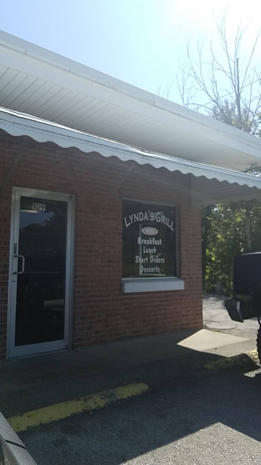 Lyndas Grill | meal takeaway | 109 Jefferson St, Taylorsville, KY 40071, USA | 5024772857 OR +1 502-477-2857