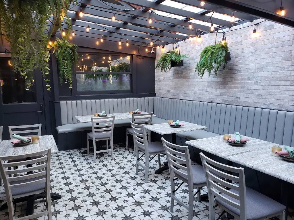 Fern Thai | restaurant | 10134 Main St, Bellevue, WA 98004, USA | 4253261624 OR +1 425-326-1624