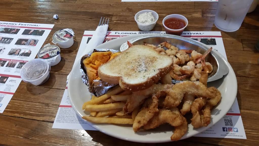 Bass Champions Restaurant & Lodge | restaurant | 25011 Co Rd 314, Salt Springs, FL 32134, USA | 3526850000 OR +1 352-685-0000