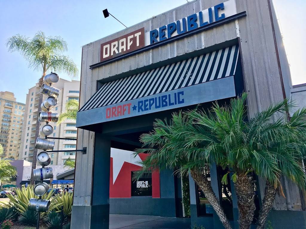Draft Republic - La Jolla | restaurant | 4282 Esplanade Ct, San Diego, CA 92122, USA | 8584501400 OR +1 858-450-1400