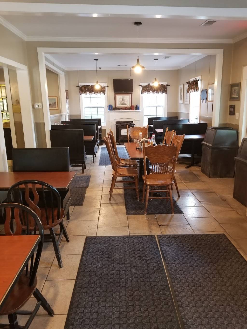 Taylors Barbecue | restaurant | 112 E 13th St, Waynesboro, GA 30830, USA | 7065549752 OR +1 706-554-9752