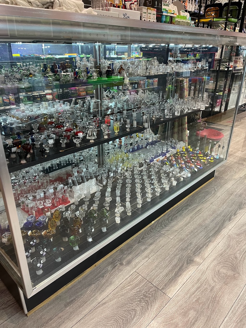 Fly High Smoke & Vape Shop | restaurant | 12575 S Cleveland Ave Unit 4, Fort Myers, FL 33907, USA | 2393095557 OR +1 239-309-5557