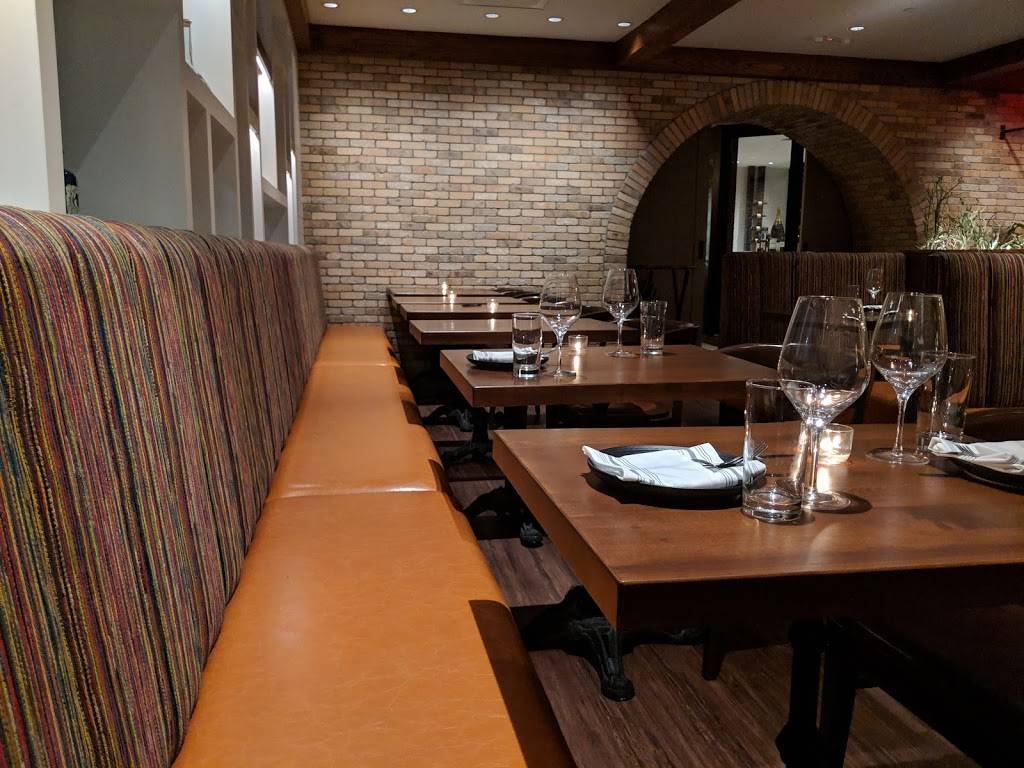 Porron & Pina | restaurant | 1 Haynes St, Hartford, CT 06103, USA | 8609042101 OR +1 860-904-2101