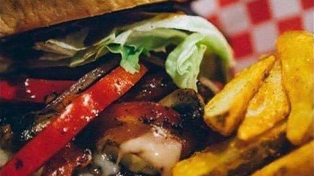 Streets Pub and Grub | restaurant | 1804 J St, Sacramento, CA 95811, USA | 9164981388 OR +1 916-498-1388