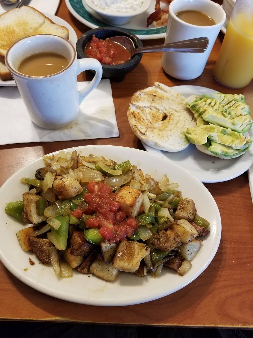 Le Roys | restaurant | 523 W Huntington Dr, Monrovia, CA 91016, USA | 6263575076 OR +1 626-357-5076