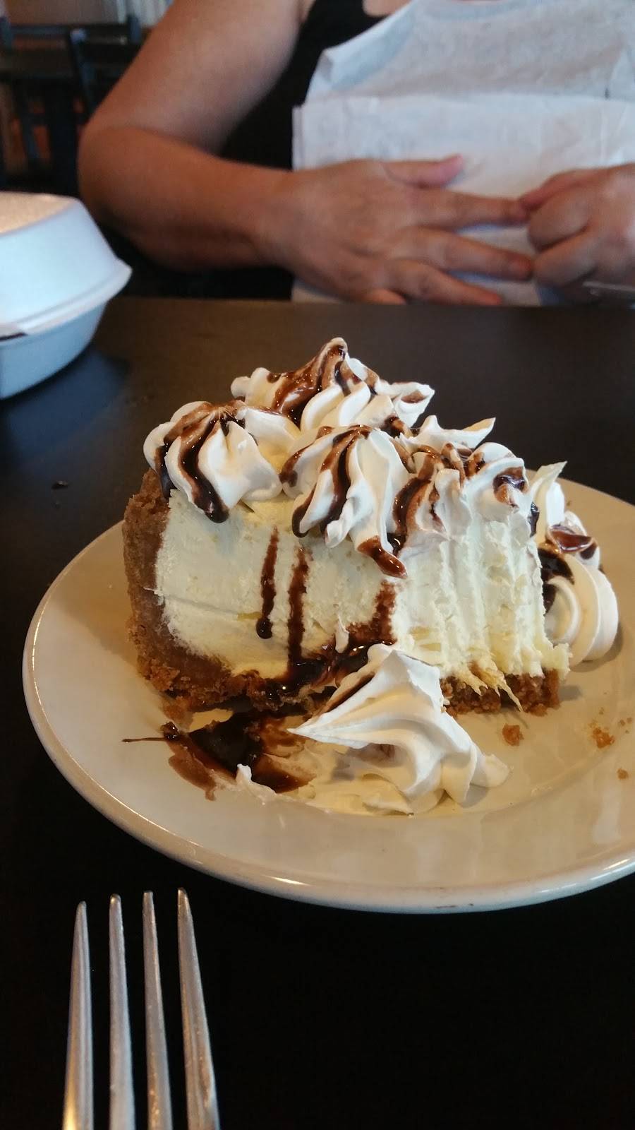 Fat Daddys RoadHouse | restaurant | 1470 S Suncoast Blvd, Homosassa, FL 34448, USA | 3527946012 OR +1 352-794-6012