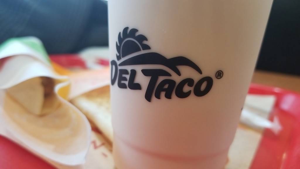 Del Taco | meal takeaway | 2300 N Tustin Ave, Santa Ana, CA 92705, USA | 7145413722 OR +1 714-541-3722