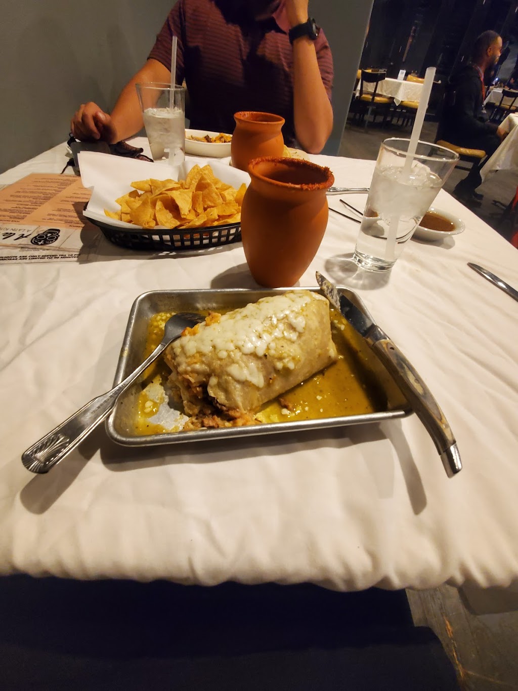 A La Seis | restaurant | 425 N Vineyard Ave, Ontario, CA 91764, USA | 9092959105 OR +1 909-295-9105