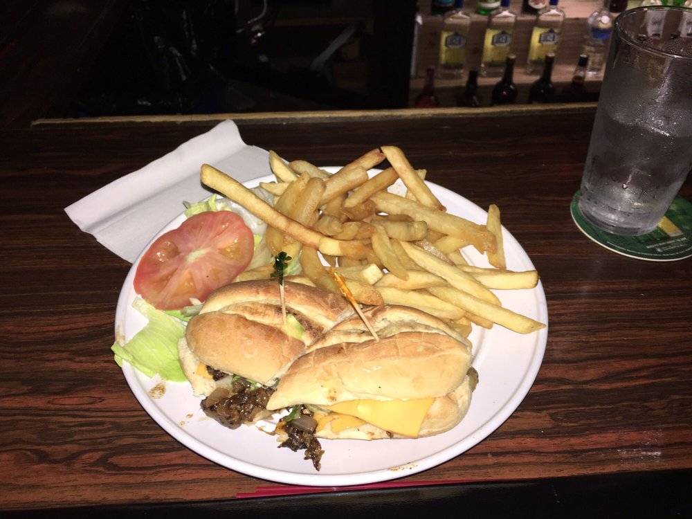 The Castle Sports Bar and Grill | restaurant | 2401 N Sepulveda Blvd, Manhattan Beach, CA 90266, USA | 3105450777 OR +1 310-545-0777