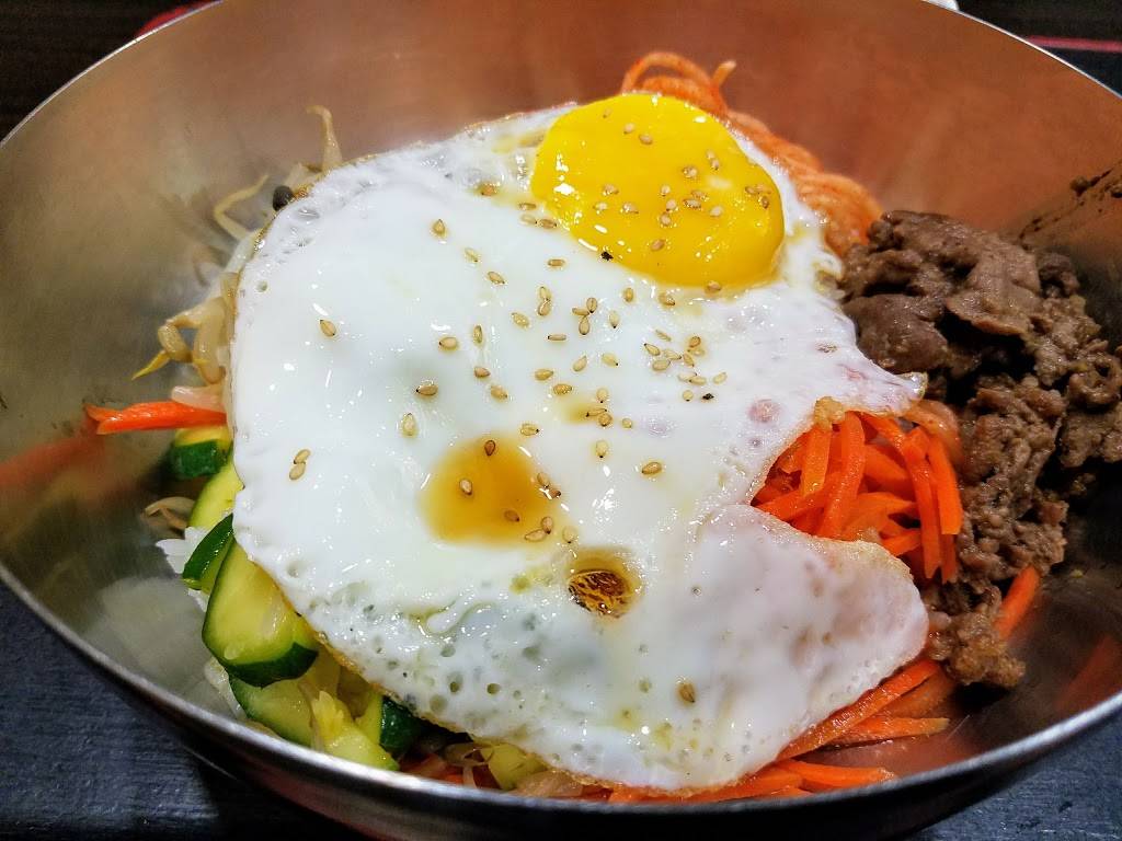 Ma Ma House | restaurant | 100 E Algonquin Rd, Arlington Heights, IL 60005, USA | 8476909886 OR +1 847-690-9886