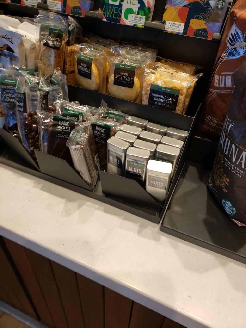 Starbucks | cafe | 139 Jericho Turnpike, Mineola, NY 11501, USA | 5162481211 OR +1 516-248-1211